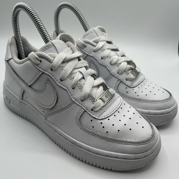 Nike Air Force 1 White - Picture 1 of 3